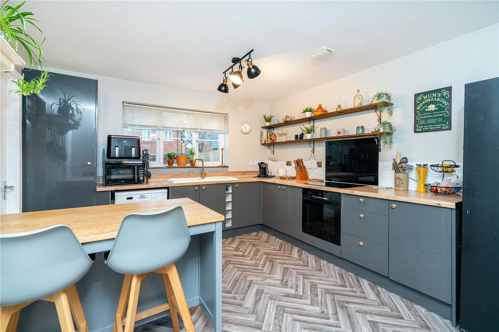 Property photo 2 of 18 Picture No. 07