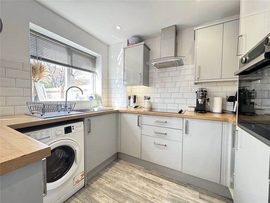 Property photo 2 of 10 Picture No. 14