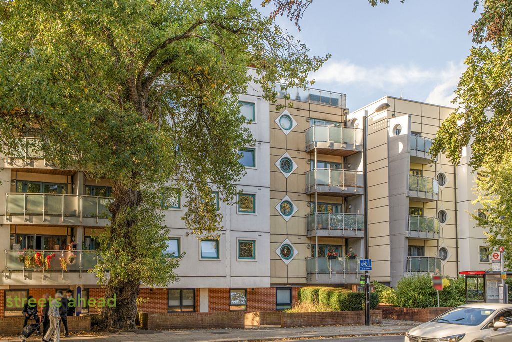 Property photo 2 of 22 2148A858-Fcde-455...