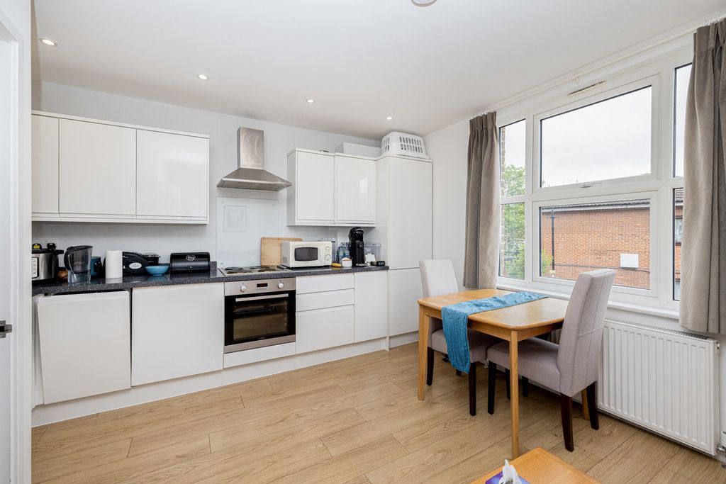 Property photo 3 of 10 Pbox-Img.Jpg