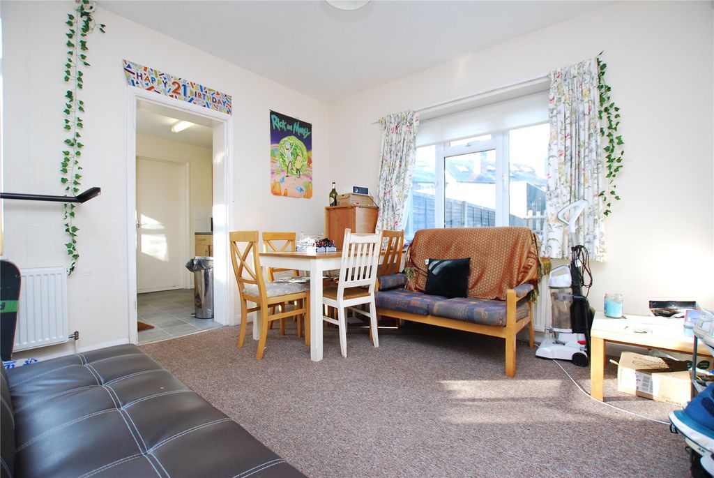 Property photo 2 of 9 Picture No. 17