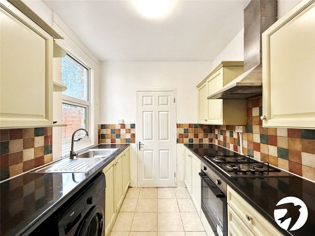 Property photo 2 of 11 Picture No. 22