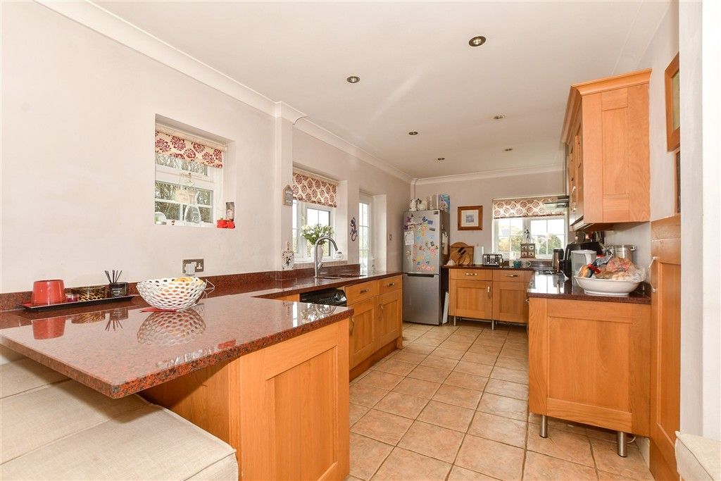 Property photo 3 of 14 Kitchen