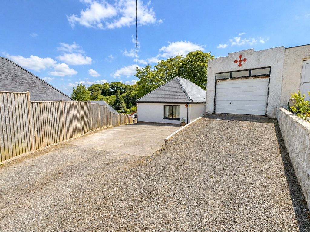 Property photo 2 of 16 Picture No. 25