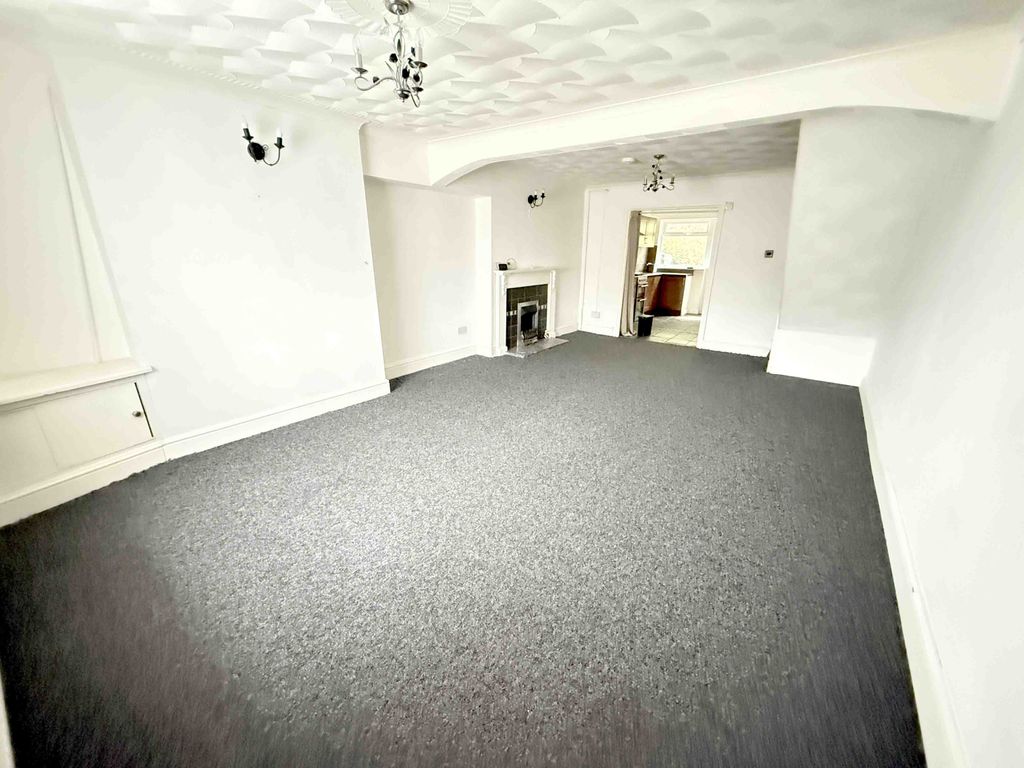 Property photo 2 of 8 Gallery