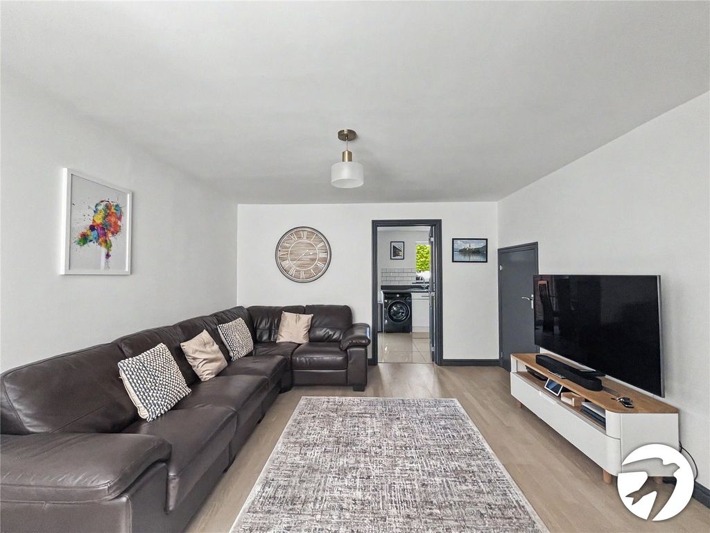 Property photo 2 of 14 Picture No. 12