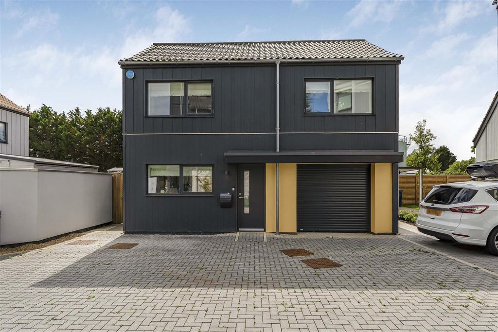 Property photo 1 of 24 2_59828.Jpg