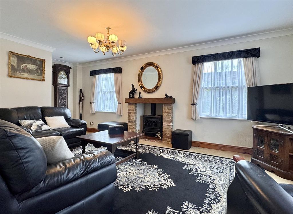 Property photo 3 of 39 Tempimageqtj4Kj.Jpg