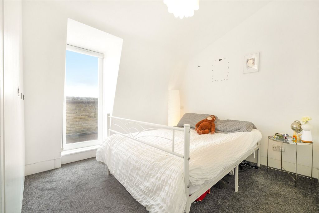 Property photo 3 of 13 Picture No. 01