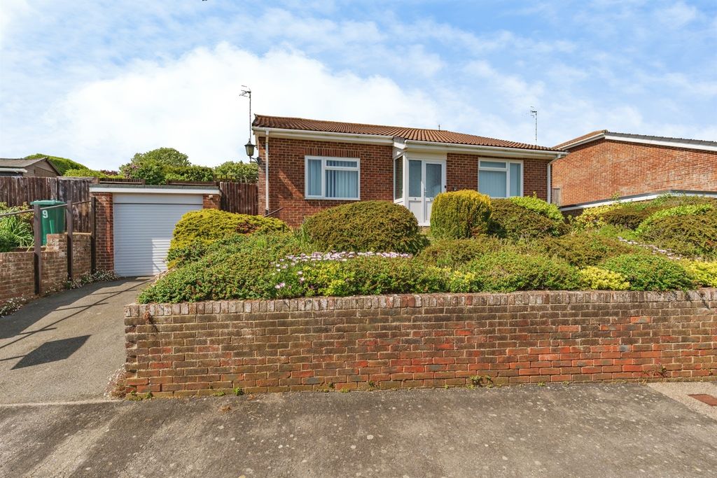 Property photo 2 of 18