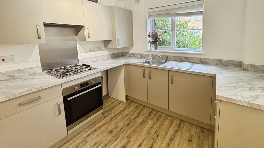 Property photo 2 of 16 Kitchen