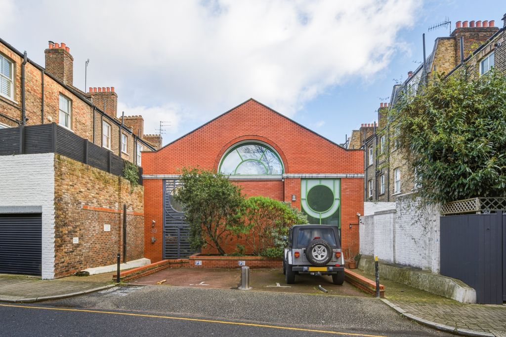 Property photo 2 of 10