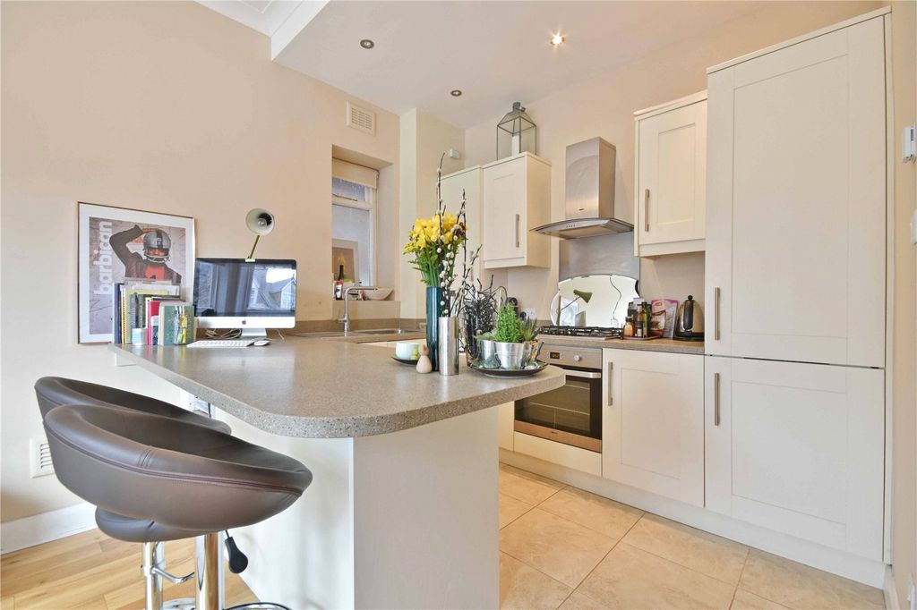 Property photo 3 of 16 Picture No. 27