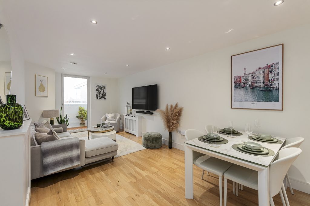 Property photo 3 of 15 094A0970