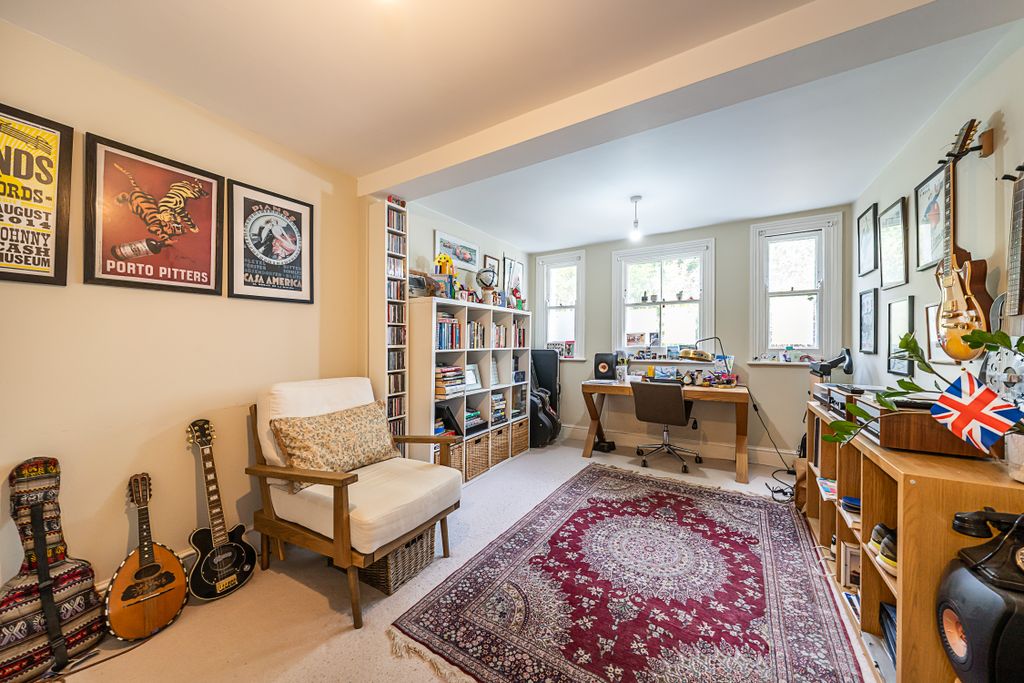 Property photo 3 of 19