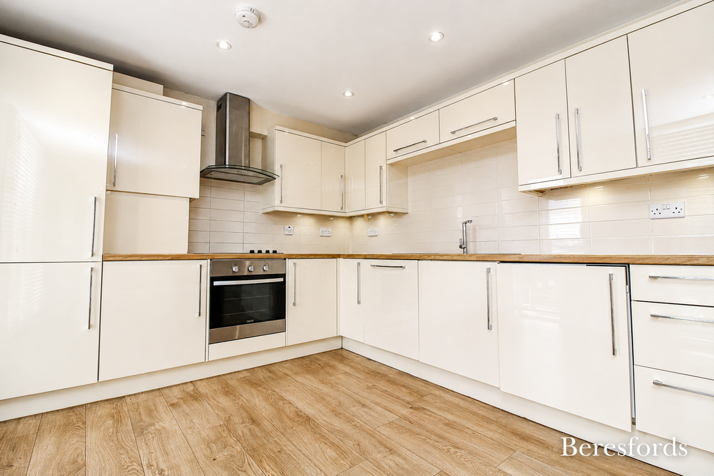 Property photo 2 of 9 Kitchen