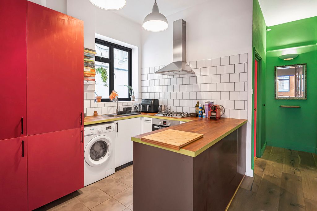 Property photo 2 of 17 Kitchen