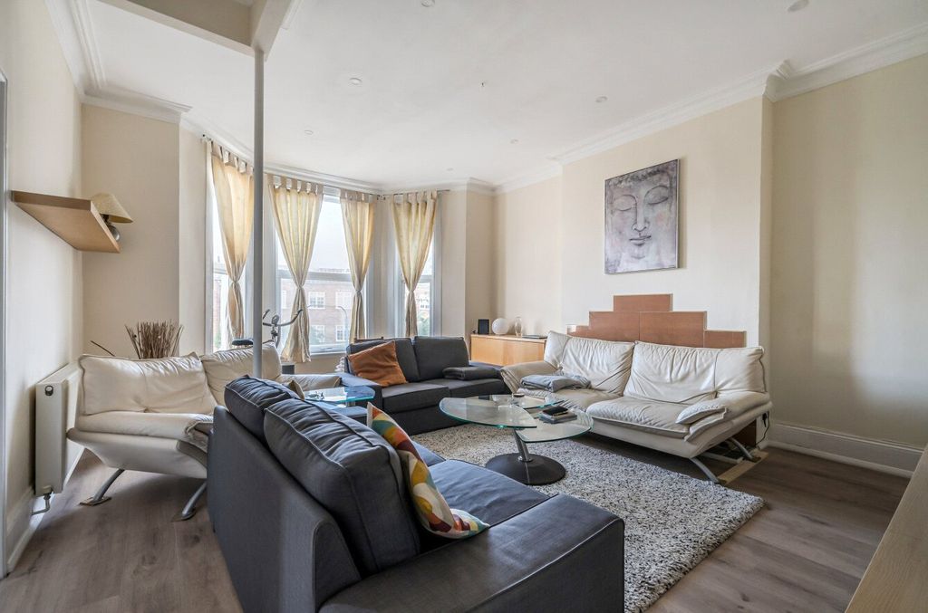 Property photo 2 of 21 Picture No. 19