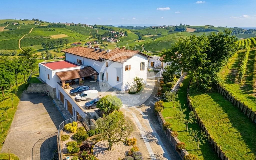 Property photo 2 of 37