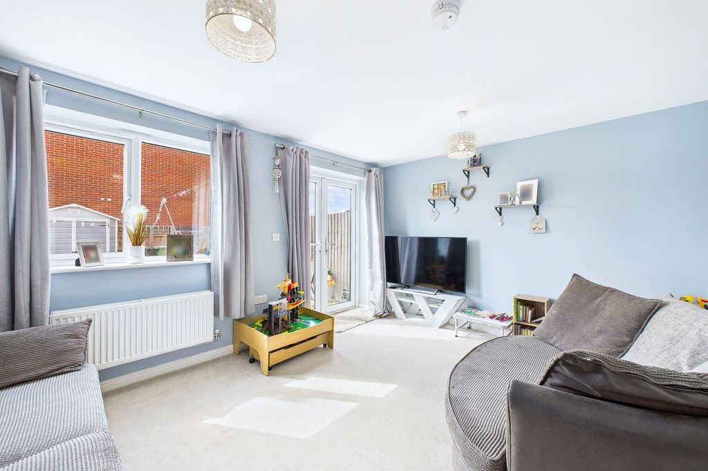 Property photo 2 of 17