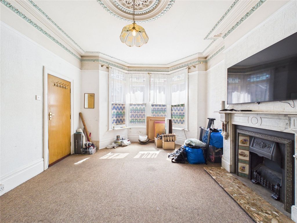 Property photo 3 of 28 Picture No. 38