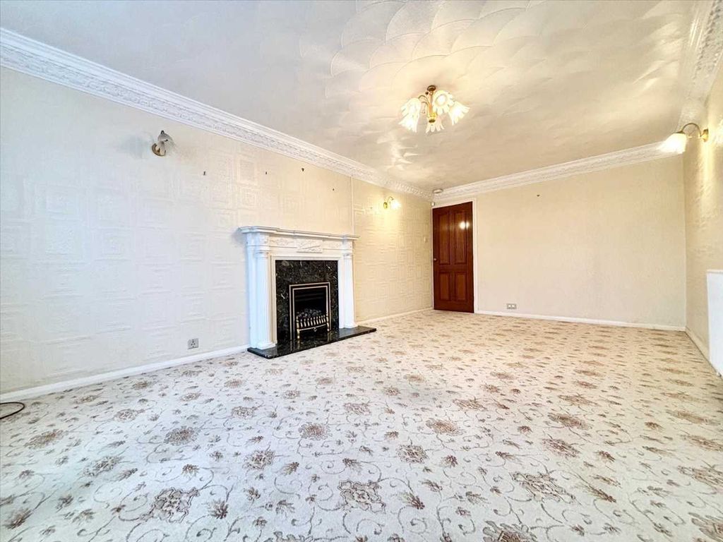 Property photo 2 of 24 Lounge