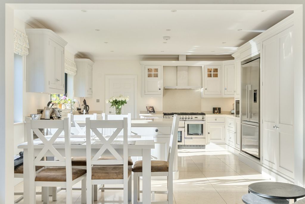 Property photo 2 of 19 Dining