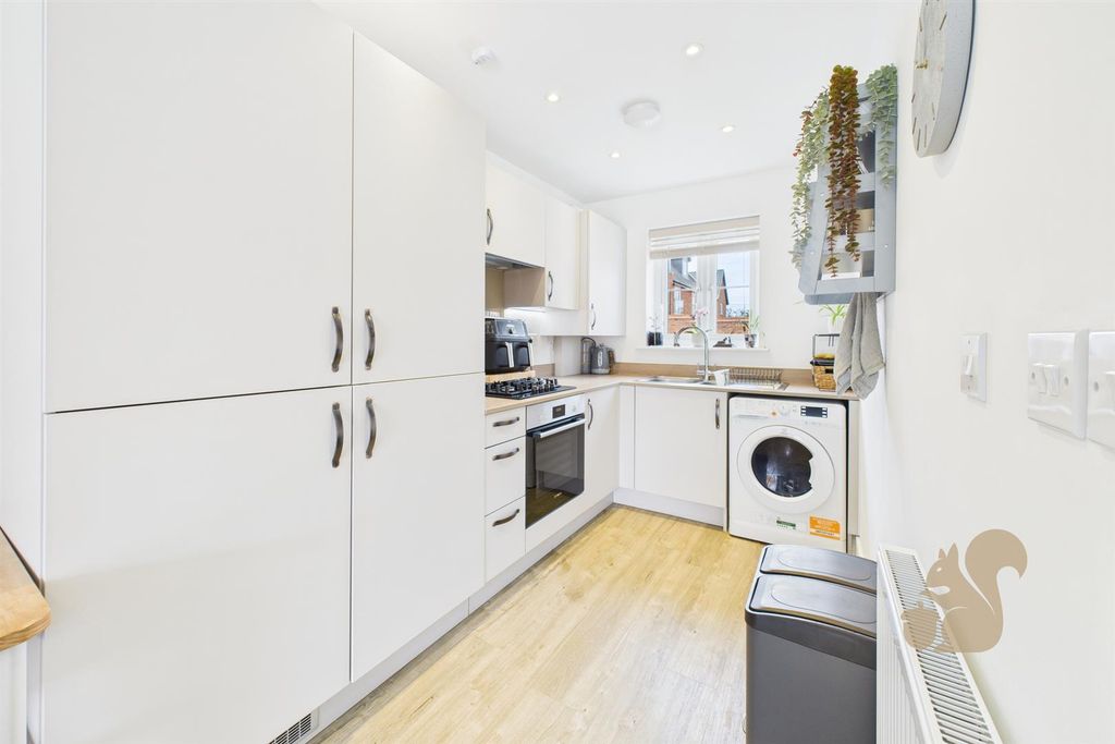 Property photo 2 of 13 Kitchen