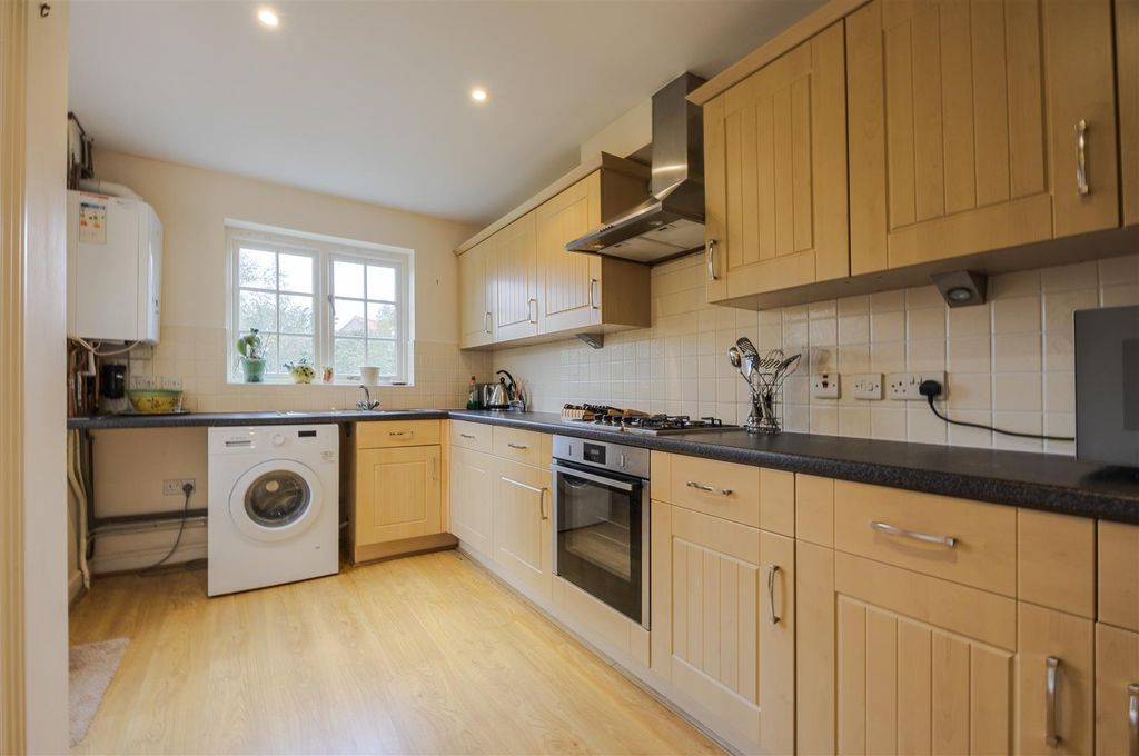 Property photo 3 of 20 Kitchen