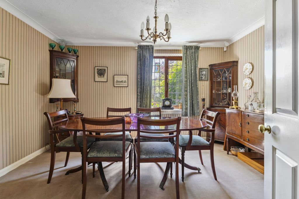 Property photo 2 of 11 2