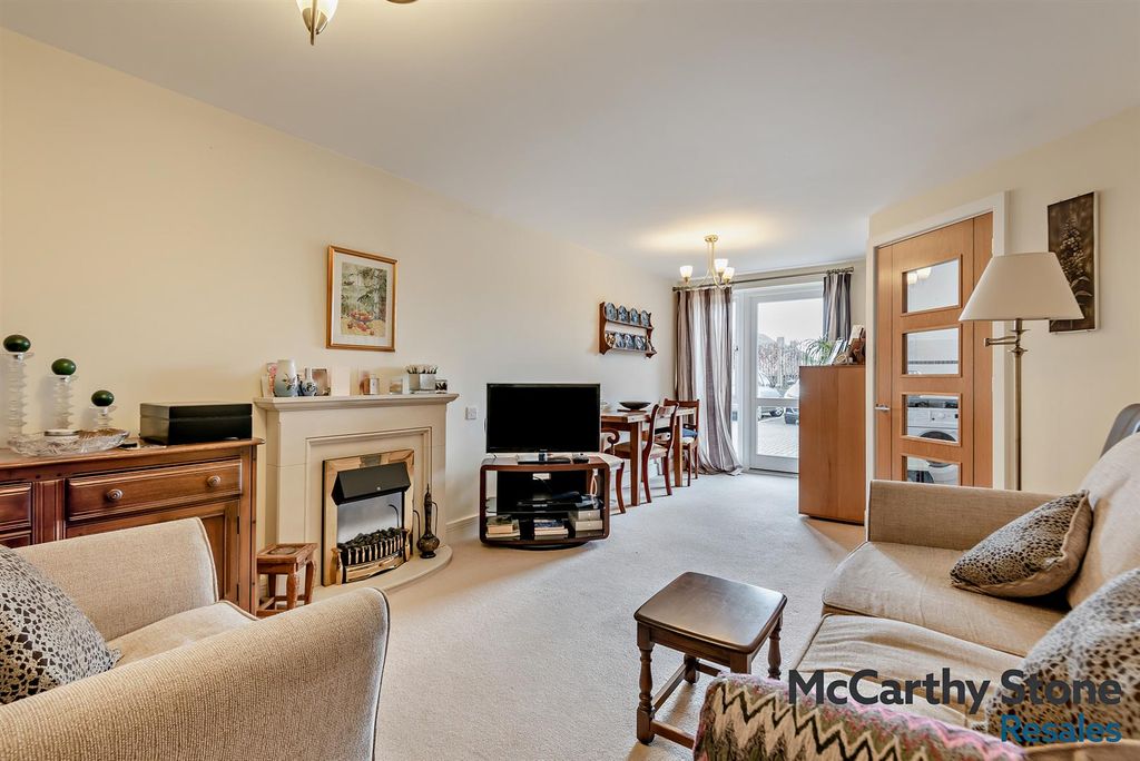 Property photo 2 of 15 8680499-Interior08-800.Jpg