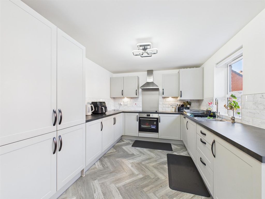 Property photo 2 of 15 Cam02435G0-Pr0104-Still010.Jpg