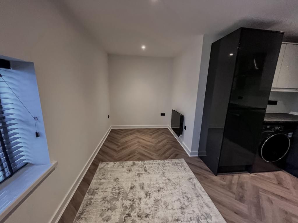 Property photo 3 of 7 Dining Room