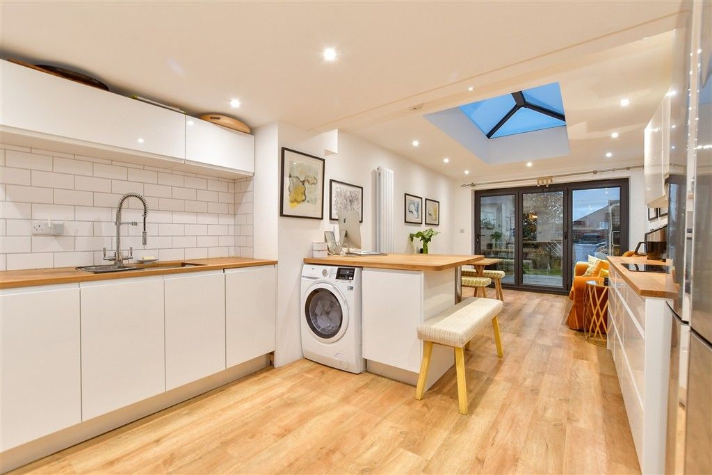 Property photo 2 of 14 Kitchen
