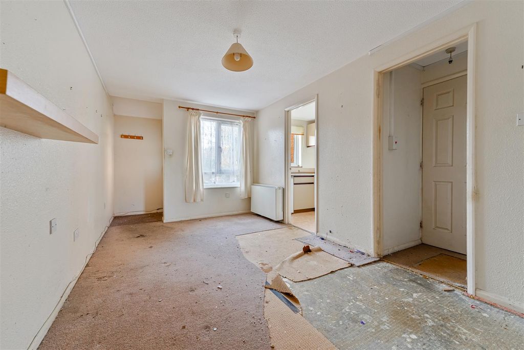 Property photo 3 of 8 Living Room