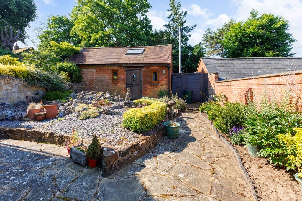 Property photo 2 of 17 Picture No. 29