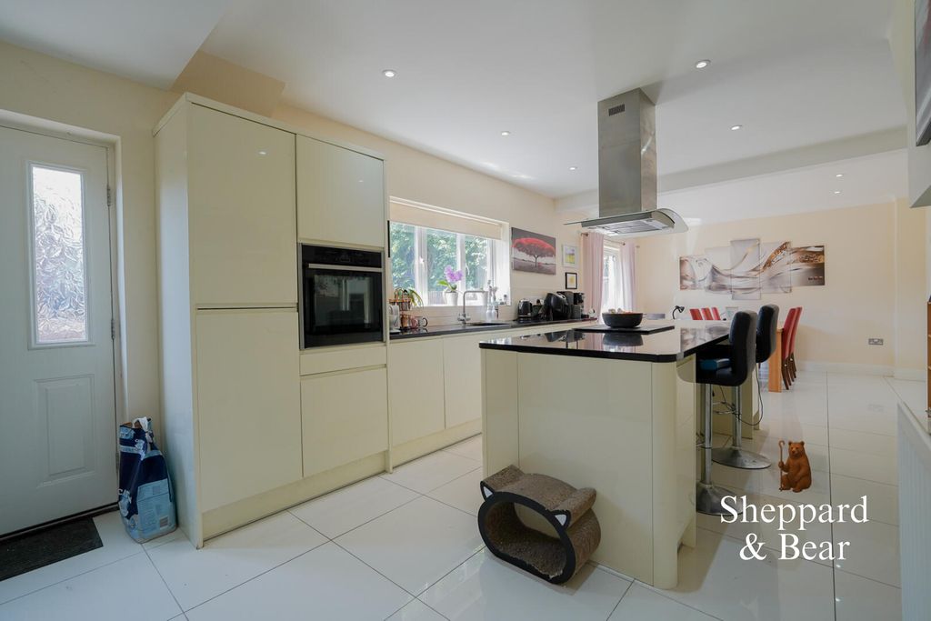Property photo 1 of 43 Kitchen
