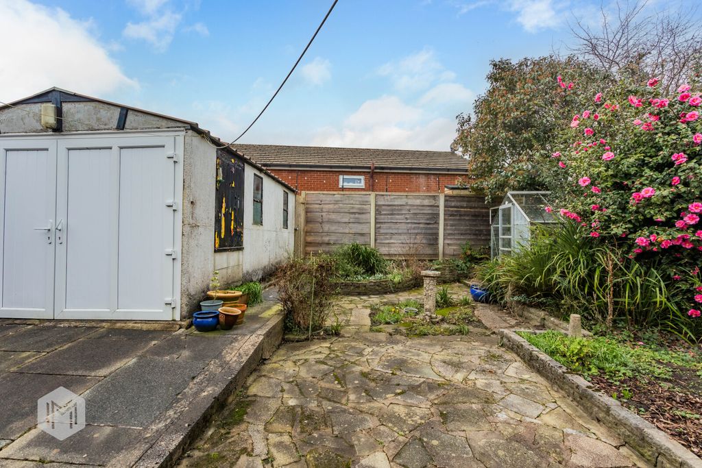 Property photo 2 of 18 Picture No. 15