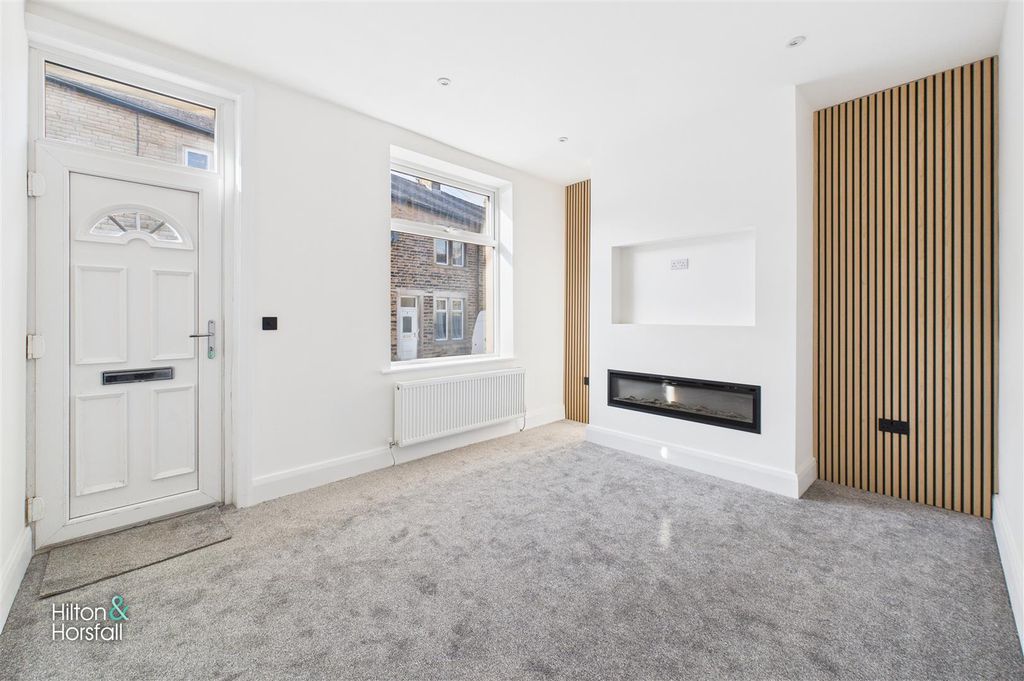 Property photo 2 of 12 Edmondson Street