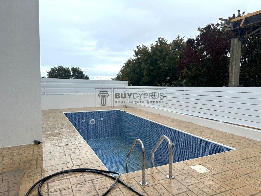 Property photo 2 of 29