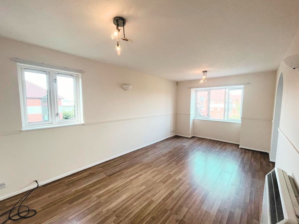 Property photo 3 of 8 3460425