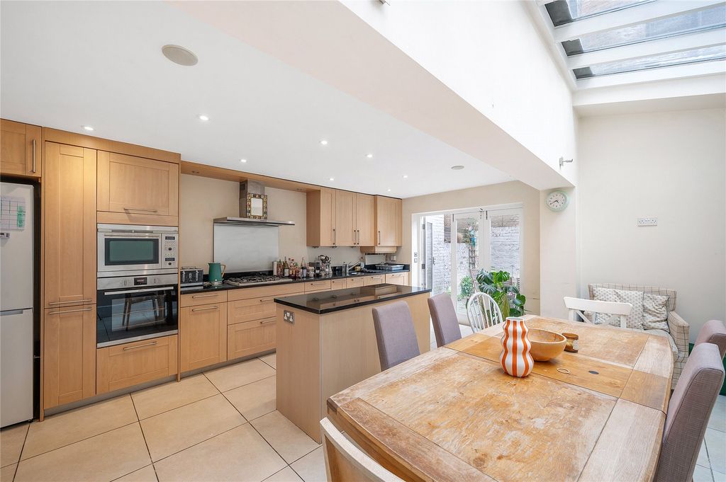 Property photo 3 of 11 Picture No. 06