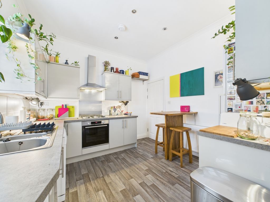 Property photo 3 of 14 Cam02195G0-Pr0091-Still010