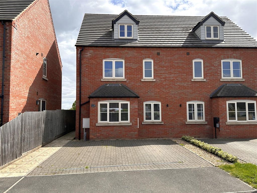 Property photo 1 of 23 Front Aspect 880