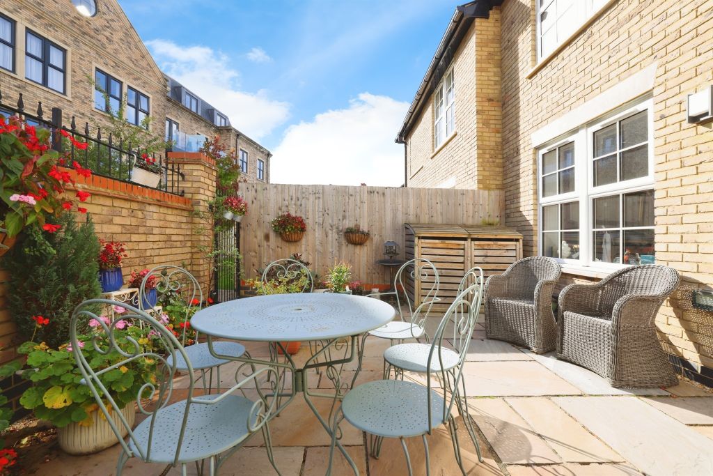 Property photo 3 of 15