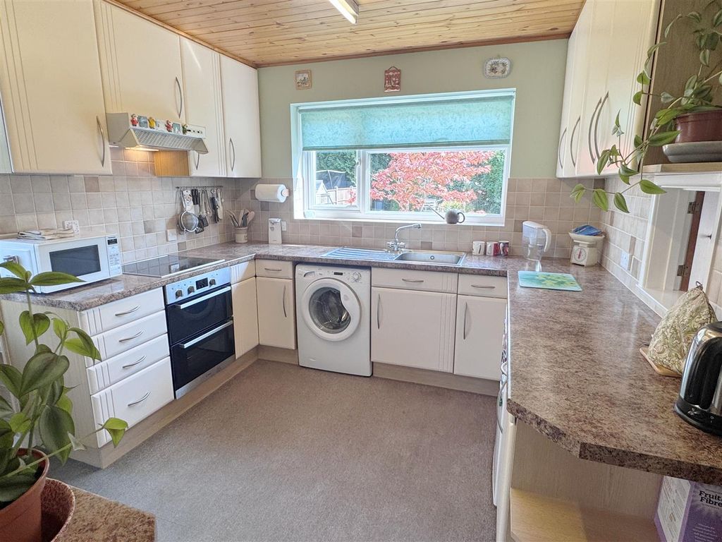 Property photo 3 of 19 Kitch 1.Jpg