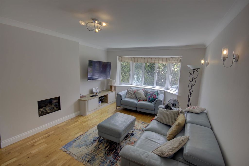 Property photo 2 of 24