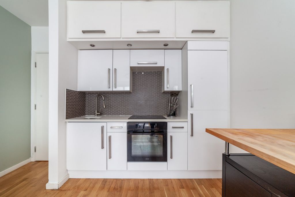 Property photo 2 of 23 Kitchen