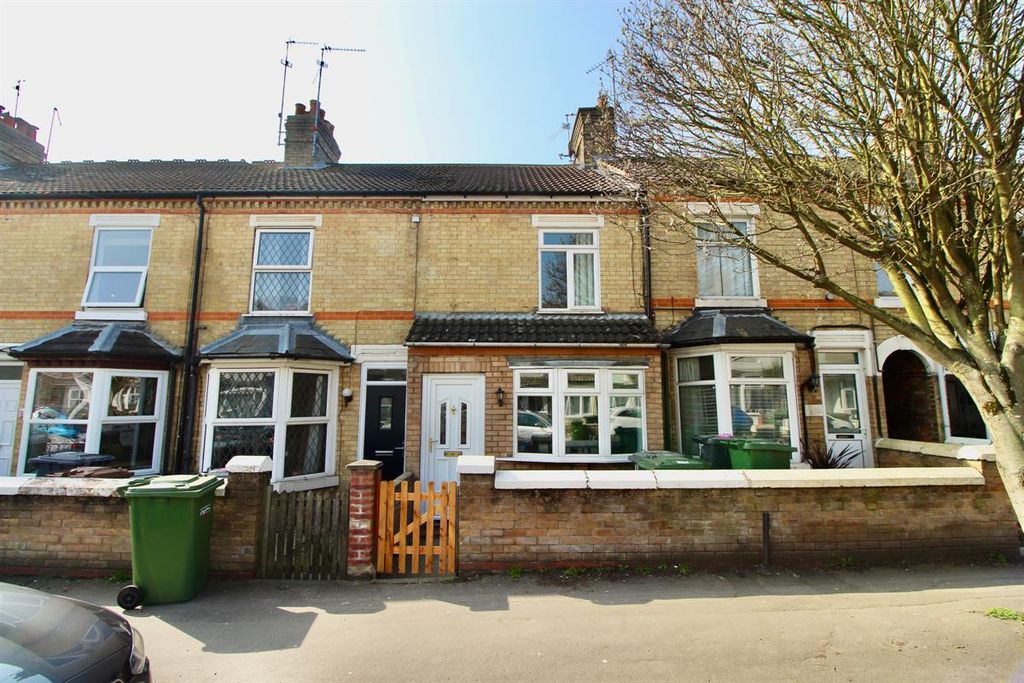 Property photo 1 of 12