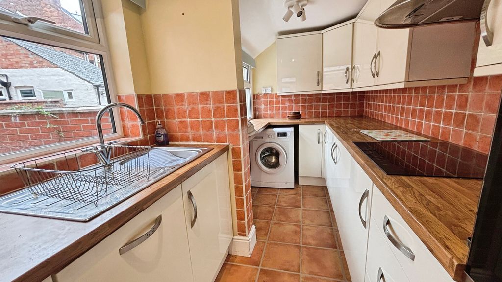 Property photo 2 of 14 Kitchen